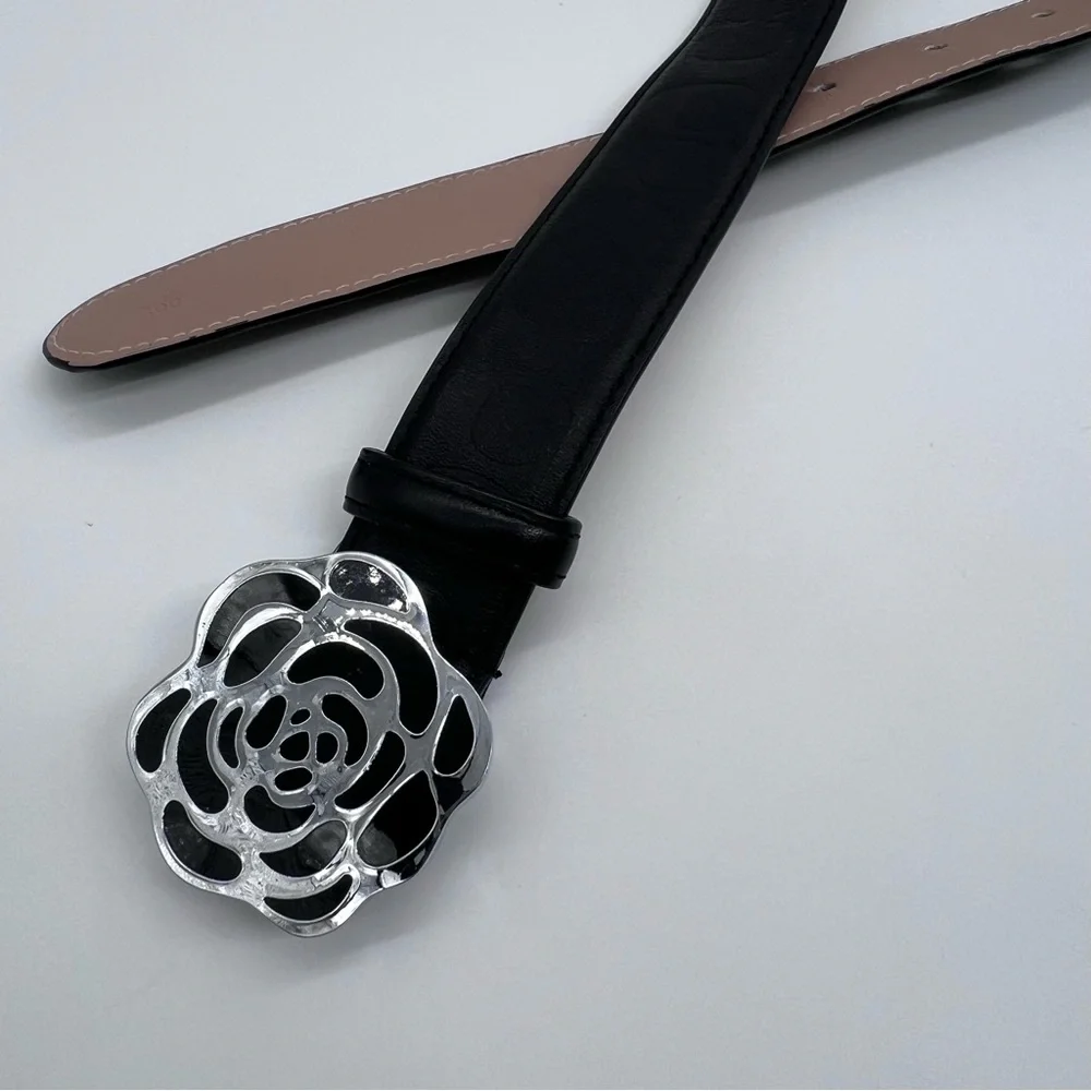 Coach Black & Blush Reversible Leather Belt with Floral Buckle- 40” - Picture 4 of 16